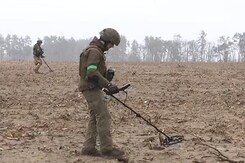 Ukrainian Soldiers Demining Fields Near Makarv Speak To NDTV Ukrainian Soldiers Demining Fields Near Makarv Speak To NDTV