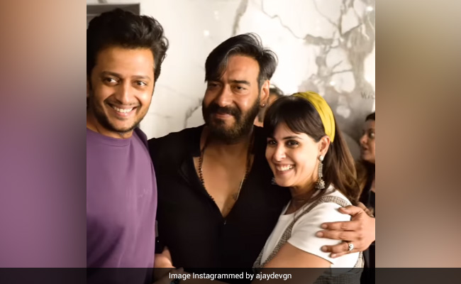 <i>Runway 34</i> Screening: Ajay Devgn Poses With Celebs