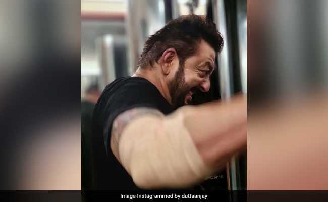 हाई इंटेस वर्कआउट और डाइट को फॉलो कर 60 साल की उम्र में भी बेहद फिट रहते हैं संजय दत्त, जानिए उनकी फिटनेस का राज