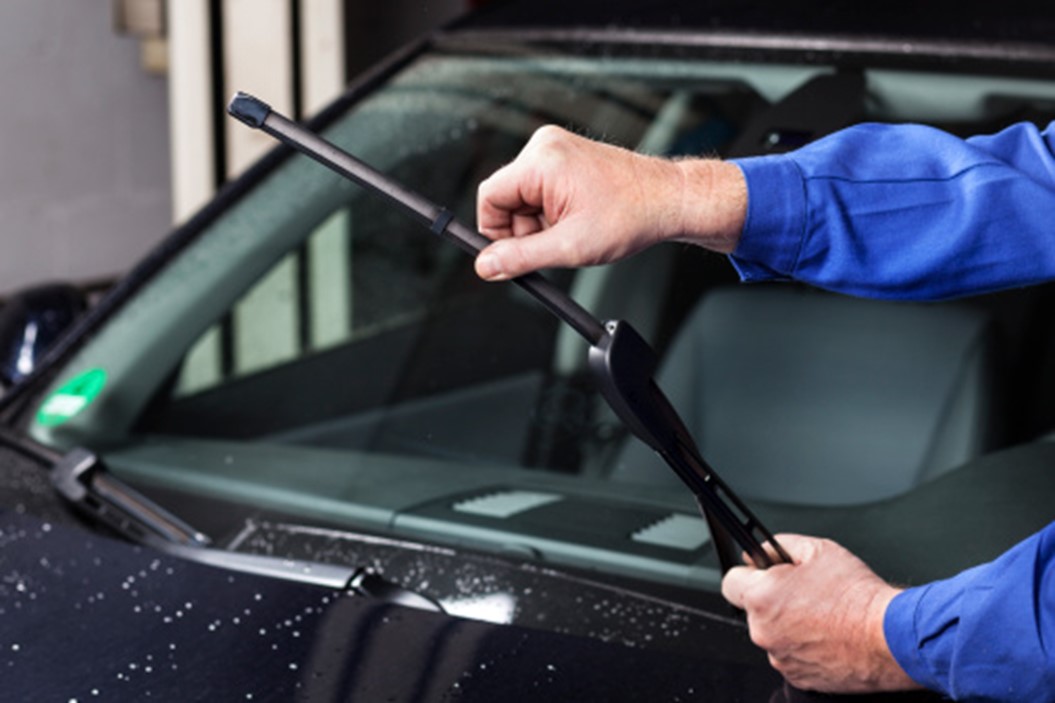 How To Keep Your Windshield Sparkling Clean?