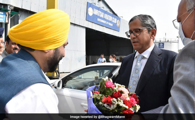 Bhagwant Mann Welcomes Chief Justice NV Ramana On His Visit To Punjab