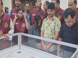 सोनम कपूर के घर में चोरी : 3 लोगों ने मिलकर सालभर में थोड़ा-थोड़ा कर 2.4 करोड़ पर किए हाथ साफ सोनम कपूर के घर में चोरी : 3 लोगों ने मिलकर सालभर में थोड़ा-थोड़ा कर 2.4 करोड़ पर किए हाथ साफ