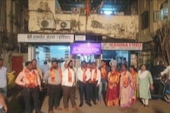 Raj Thackeray's Party's Hanuman Chalisa Move To Protest Azaan On Loudspeakers Raj Thackeray's Party's Hanuman Chalisa Move To Protest Azaan On Loudspeakers