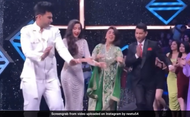 Neetu Kapoor, Nora Fatehi Remember Rishi Kapoor By Dancing To This <i>Amar Akbar Anthony</i> Song