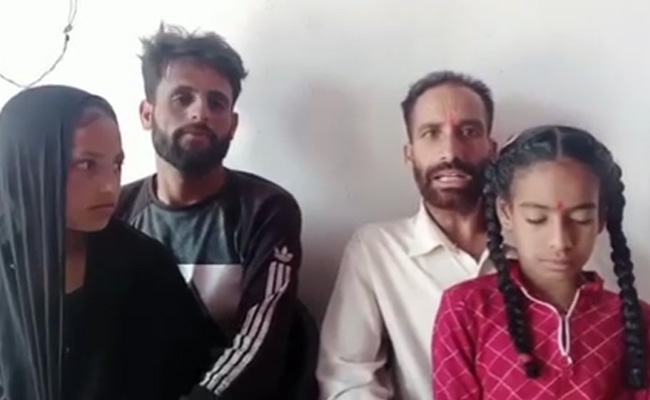 J&K Teacher Allegedly Beat 2 Girl Students Over <i>Tilak </i>, Hijab; Case Filed