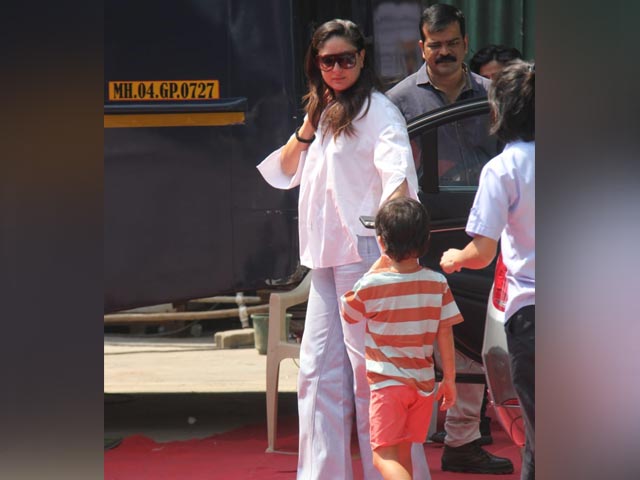 It's A Working Weekend For Kareena Kapoor