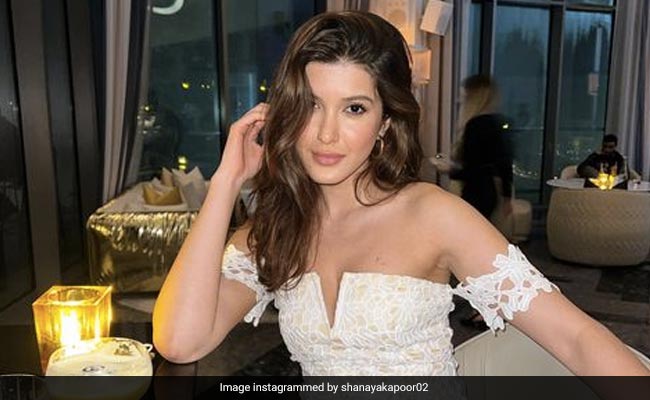 Inside Shanaya Kapoor's Date Night With Mom Maheep Kapoor