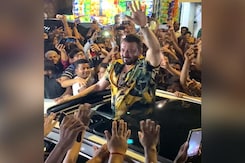 The <i>KGF</i> Effect: Sanjay Dutt Mobbed By Fans Outside Cinema The <i>KGF</i> Effect: Sanjay Dutt Mobbed By Fans Outside Cinema
