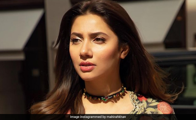 Pak Actor Mahira Khan Disappointed With Saudi Airlines For Misplacing Her Luggage
