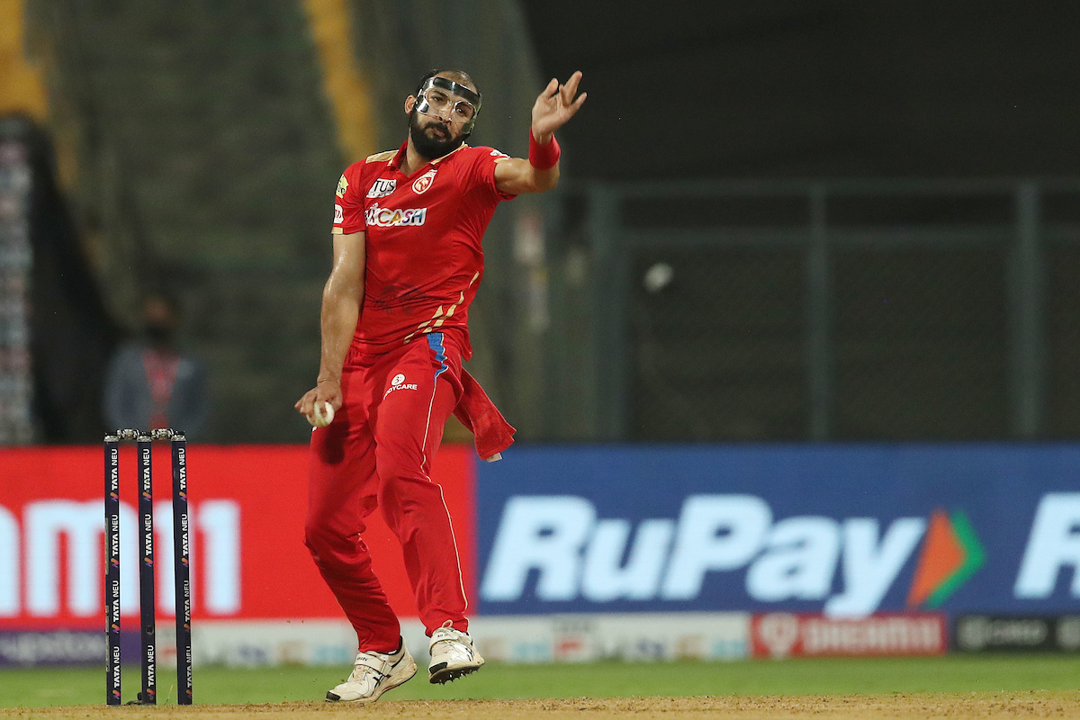 IPL 2022: ऋषि धवन के फेस मास्क पर सोशल मीडिया गुलजार, वसीम जाफर का पोस्ट गुदगुदाने वाला