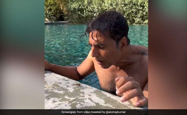Akshay Kumar Saves Life Of A Drowning Dragonfly. Says, "We All Need Will To Live And Wings To Fly"