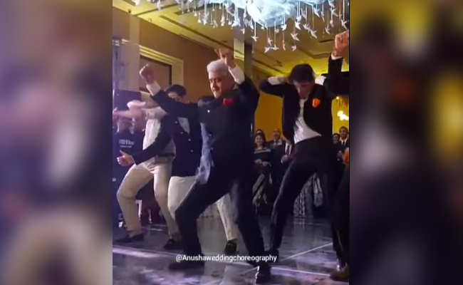 Watch: Bride's Father Is Showstopper With Killer <i>Pushpa</i> Moves