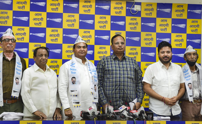 Senior BJP Leader, Two Others From Himachal Pradesh Join AAP