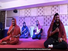 दोस्त की शादी में जिगरी दोस्तों ने साड़ी पहन किया माधुरी दीक्षित के गाने पर डांस, लोग बोले - क्या कसर रह गई दोस्त की शादी में जिगरी दोस्तों ने साड़ी पहन किया माधुरी दीक्षित के गाने पर डांस, लोग बोले - क्या कसर रह गई