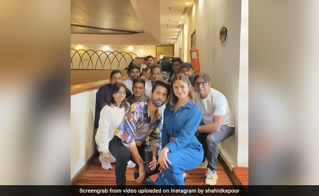 Shahid Kapoor And Mrunal Thakur Took The Drop Challenge. So How Did They Do?