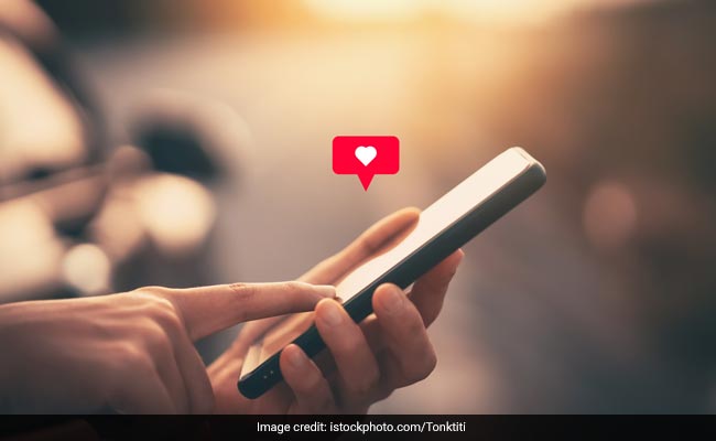 Government Encourages Online Dating To Bump Up Parsi Population