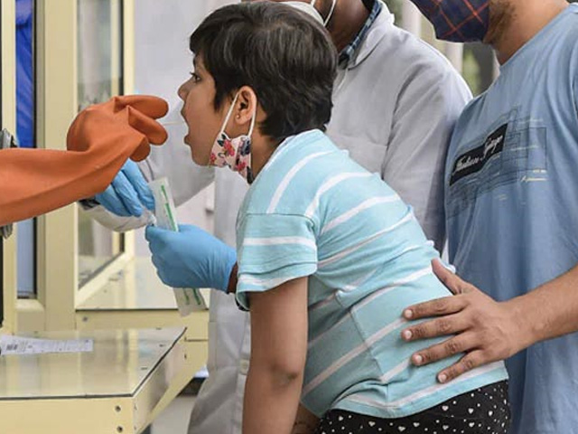 अब तक Corona नहीं हुआ? ये 'दिव्य शक्ति' है या वैज्ञानिक कारण?