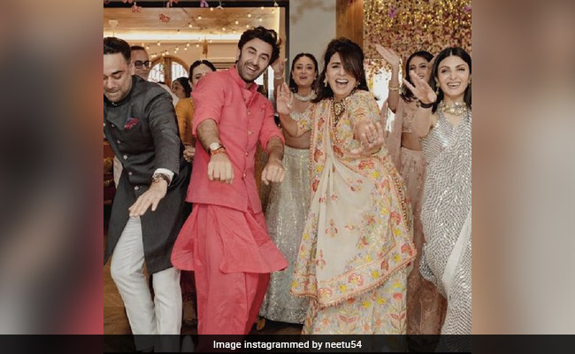 More Candid Pics From Ranbir Kapoor And Alia Bhatt's <i>Mehendi</i>. Courtesy: Neetu Kapoor