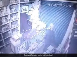 Thief Dances After Robbing Hardware Shop In Uttar Pradesh, Video Viral Thief Dances After Robbing Hardware Shop In Uttar Pradesh, Video Viral