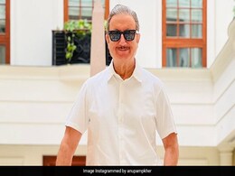 अनुपम खेर ने शर्ट-पैंट और गॉगल में शेयर की फोटो, कैप्शन में लिखी इतनी बड़ी बात तो फैन्स ने दिए रिएक्शन अनुपम खेर ने शर्ट-पैंट और गॉगल में शेयर की फोटो, कैप्शन में लिखी इतनी बड़ी बात तो फैन्स ने दिए रिएक्शन