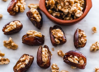 5 Quick And Easy Dates Desserts You Can Binge On, Guilt Free 5 Quick And Easy Dates Desserts You Can Binge On, Guilt Free
