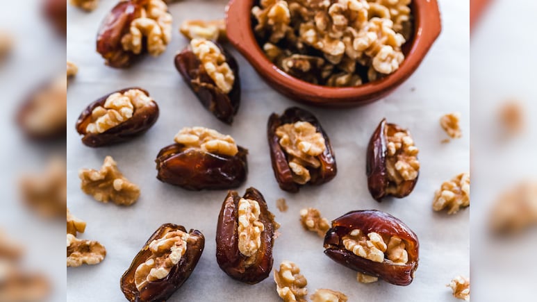 मीठे में क्या खाएं कि न बढ़ेगा ब्लड शुगर, डॉ. सौरभ सेठी ने बताया मीठे में क्या बनाएं जो हो सेहतमंद भी