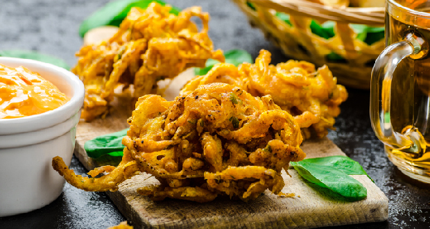 Kid's Lunchbox Recipe: बच्चे के लिए लंच बॉक्स मे बनाएं मैगी के पकौड़े, नोट करें रेसिपी