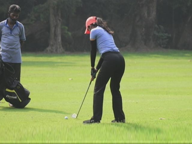 Girls Outnumber Boys For Golf Scholarship