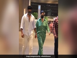 Video: हाथों में हाथ डाले वेकेशन से वापस लौटे Vicky Kaushal और Katrina Kaif, एयरपोर्ट पर दिखा कपल का कूल अंदाज Video: हाथों में हाथ डाले वेकेशन से वापस लौटे Vicky Kaushal और Katrina Kaif, एयरपोर्ट पर दिखा कपल का कूल अंदाज