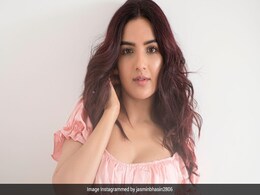 PHOTOS: जैस्मिन भसीन के 5 हसीन लुक्स, जिसके आगे फेल हैं कैटरीना कैफ PHOTOS: जैस्मिन भसीन के 5 हसीन लुक्स, जिसके आगे फेल हैं कैटरीना कैफ