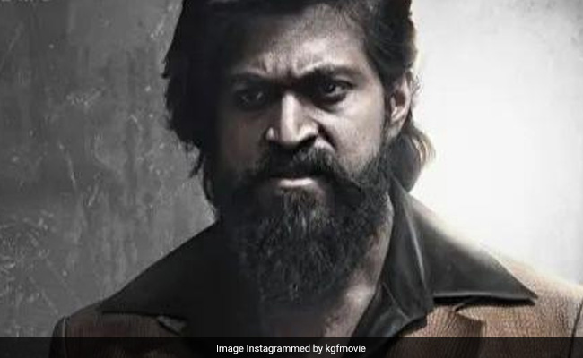 KGF में यश के रोल की अमिताभ बच्चन की इन फिल्मों से बताई गई समानता तो एक्टर ने यह दिया जवाब