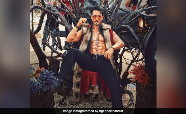 ICYMI: Tiger Shroff's Crowd-Pleasing Reaction To The Viral <i>Heropanti</i> Meme