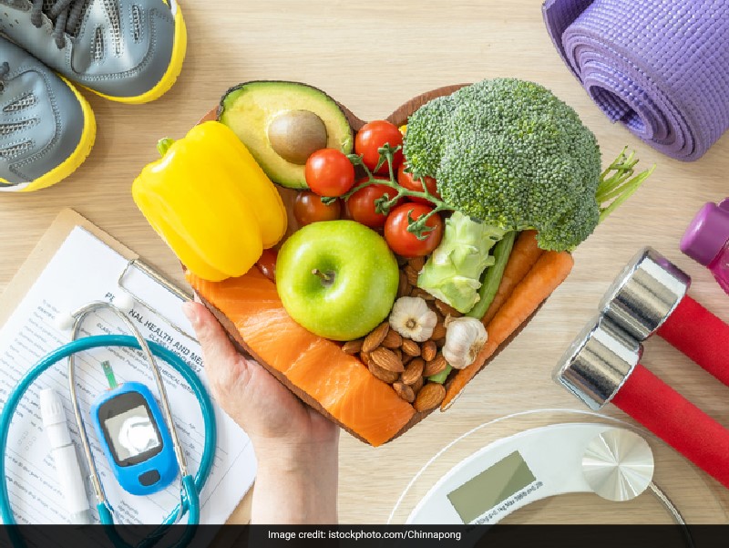 8 Daily Habits To Boost Your Gut Health, According To A Harvard-Trained Doctor