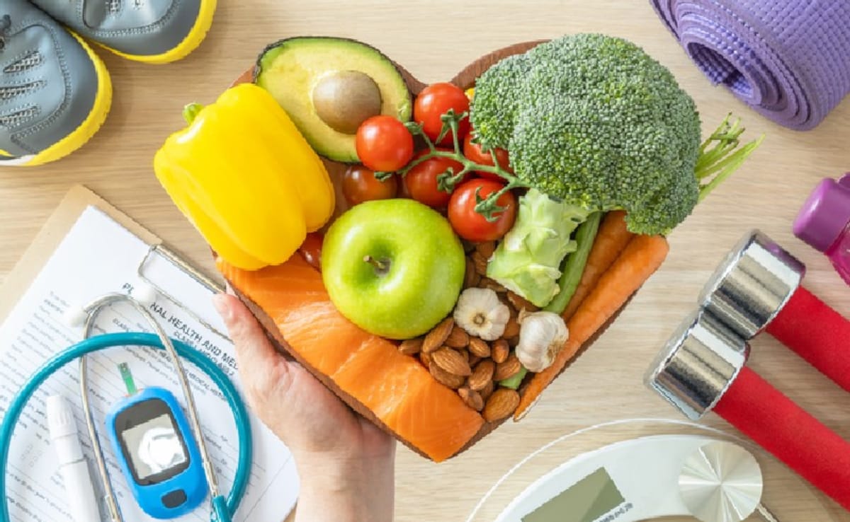 8 Daily Habits To Boost Your Gut Health, According To A Harvard-Trained Doctor