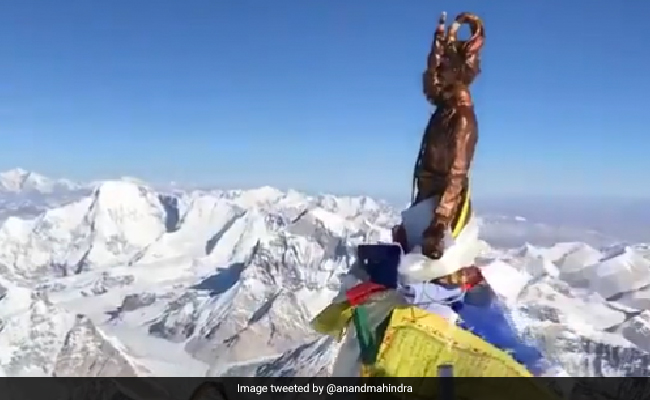 360-Degree View From Top Of Mount Everest. Courtesy: Anand Mahindra