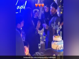 Kapil Sharma के बर्थडे पर बेटी अनायरा ने गाया बर्थडे सॉन्ग और काटा पापा का केक, वायरल हुआ यह क्यूट Video Kapil Sharma के बर्थडे पर बेटी अनायरा ने गाया बर्थडे सॉन्ग और काटा पापा का केक, वायरल हुआ यह क्यूट Video