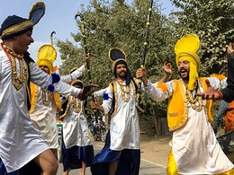 Baisakhi 2025: Quotes And Messages To Celebrate the Harvest Festival Baisakhi 2025: Quotes And Messages To Celebrate the Harvest Festival