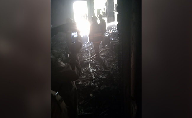 दिल्ली के साउथ कैम्पस स्थित रामलाल आनंद कॉलेज के ऑडिटोरियम में लगी आग