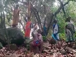 "Death Is The Only Option": Andhra Women Protest With Noose Around Neck "Death Is The Only Option": Andhra Women Protest With Noose Around Neck