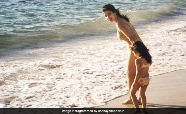 Shanaya Kapoor Found This Beach Throwback For Mom Maheep's Birthday Wish