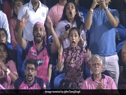 चहल ने KKR के खिलाफ लिया हैट्रिक तो स्टैंड में बैठी बीवी धनश्री की खुशी का ठिकाना न रहा- Video चहल ने KKR के खिलाफ लिया हैट्रिक तो स्टैंड में बैठी बीवी धनश्री की खुशी का ठिकाना न रहा- Video