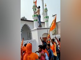 हिन्दी मीडियम के युवाओं के नाम रवीश कुमार का खुला खत... हिन्दी मीडियम के युवाओं के नाम रवीश कुमार का खुला खत...