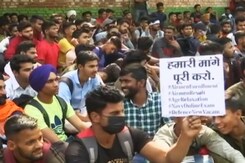 Army Job Aspirants Hit Street For Jobs Army Job Aspirants Hit Street For Jobs