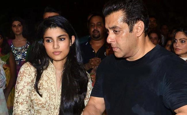 खूबसूरती और स्टाइल में एक्ट्रेसेस को भी मात देती हैं सलमान खान की भांजी अलीजे, फोटो देख फैंस बोले- भाई की जान है