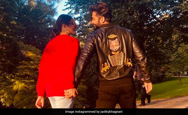 <i>Runway 34</i>: Rakul Preet Singh, "You Made Me So Proud," Writes Boyfriend Jackky Bhagnani