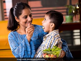बच्चे की इम्यूनिटी बढ़ाने के लिए उसे जरूर खिलाएं ये 6 चीजें, बीमारियां छू भी नहीं पाएंगी आपके नन्हे-मुन्ने को बच्चे की इम्यूनिटी बढ़ाने के लिए उसे जरूर खिलाएं ये 6 चीजें, बीमारियां छू भी नहीं पाएंगी आपके नन्हे-मुन्ने को