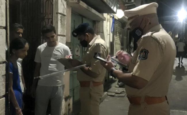 वडोदरा में मामूली सड़क दुर्घटना ने लिया सांप्रदायिक रूप, आमने-सामने आए दो पक्ष, धर्मस्‍थल पर भी तोड़फोड़