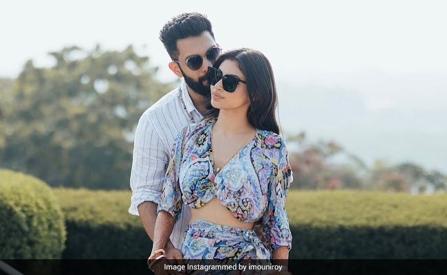 Mouni Roy Was Missing Husband Suraj Nambiar, So She Posted This