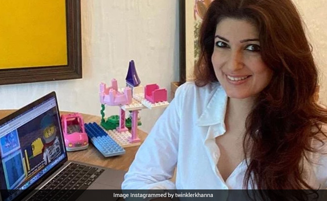 Akshay Kumar's Wife Twinkle Khanna Wonders If Will Smith Picked The "Slap" Lesson From His Visit To India