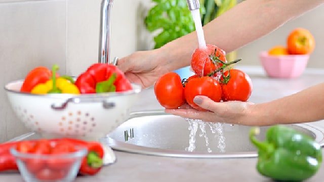 Tomatoes are about 94% water and packed with nutrients and antioxidants